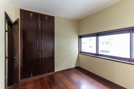 Apartamento à venda com 185m², 3 quartos e 2 vagasSuíte
