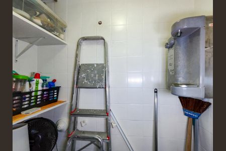 Apartamento à venda com 84m², 2 quartos e 1 vaga Apartamento à venda com 84m², 2 quartos e 1 vagaBanheiro de serviço