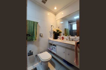 Apartamento à venda com 84m², 2 quartos e 1 vaga Apartamento à venda com 84m², 2 quartos e 1 vagaBanheiro da Suíte