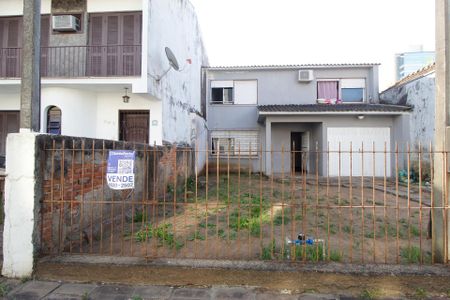 Casa à venda com 297m², 3 quartos e 1 vaga Casa à venda com 297m², 3 quartos e 1 vagaFachada