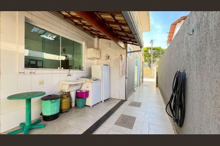 Casa à venda com 120m², 3 quartos e 3 vagas