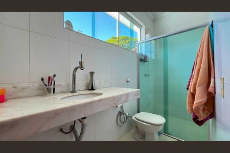 Casa à venda com 120m², 3 quartos e 3 vagas