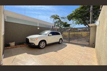 Casa à venda com 120m², 3 quartos e 3 vagas