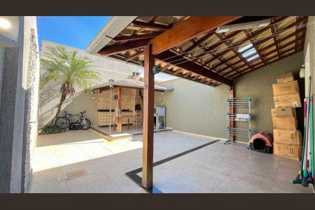 Casa à venda com 120m², 3 quartos e 3 vagas