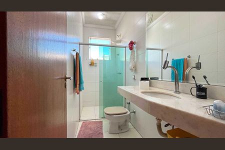 Casa à venda com 120m², 3 quartos e 3 vagas