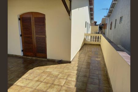 Casa à venda com 3 quartos, 297m² em Vila Arriete, São Paulo