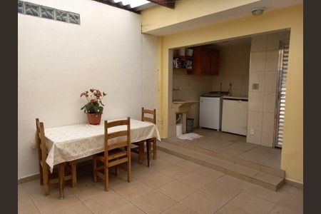 Casa à venda com 3 quartos, 297m² em Vila Arriete, São Paulo