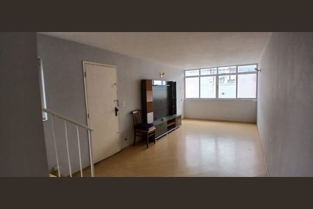 Casa à venda com 3 quartos, 138m² em Vila Romano, São Paulo