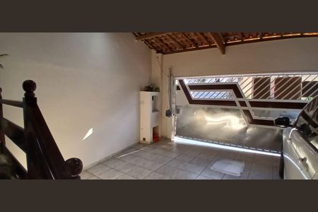 Casa à venda com 3 quartos, 250m² em Jardim Santa Cruz (Campo Grande), São Paulo