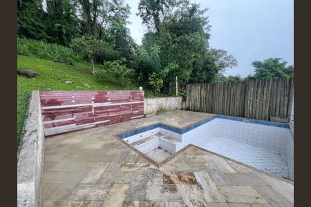 Casa à venda com 5 quartos, 360m² em Piratininga, Niterói