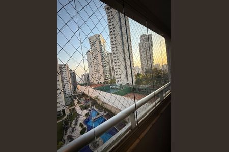 Apartamento à venda com 74m², 2 quartos e 2 vagas Apartamento à venda com 74m², 2 quartos e 2 vagasVaranda