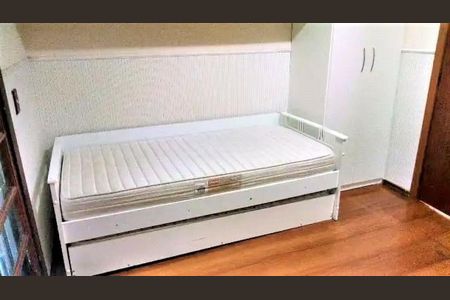 Casa à venda com 72m², 2 quartos e 2 vagas