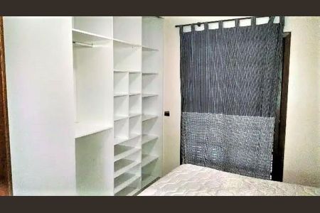 Casa à venda com 72m², 2 quartos e 2 vagas