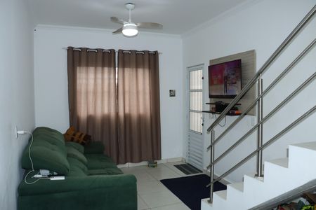 Sala de casa para alugar com 2 quartos, 100m² em Jardim Lavapes das Gracas, Cotia