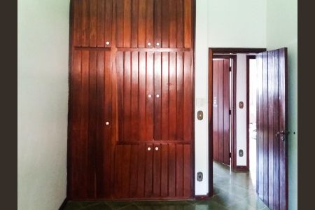 Quarto de casa à venda com 4 quartos, 264m² em Álvaro Camargos, Belo Horizonte