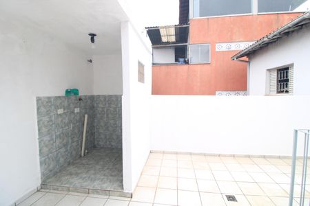 Casa para alugar com 100m², 2 quartos e 1 vagaQuintal