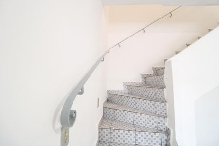 Escada de casa para alugar com 2 quartos, 100m² em Vila Santana, São Paulo