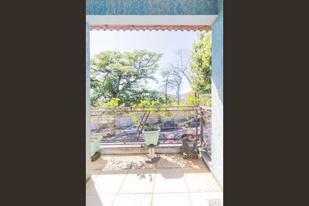 Varanda de casa à venda com 3 quartos, 175m² em Partenon, Porto Alegre