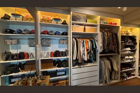 Apartamento à venda com 300m², 3 quartos e 5 vagasSuíte 3 Closet