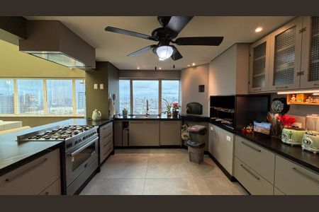 Apartamento à venda com 300m², 3 quartos e 5 vagasCozinha