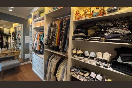 Apartamento à venda com 300m², 3 quartos e 5 vagasSuíte 3 Closet