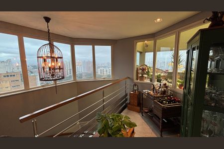 Apartamento à venda com 300m², 3 quartos e 5 vagasEscada