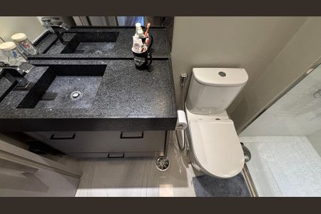 Apartamento à venda com 300m², 3 quartos e 5 vagasBanheiro da Suíte 2