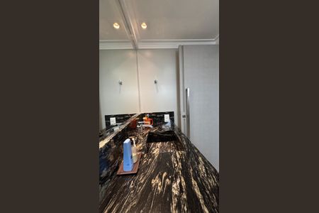 Apartamento à venda com 300m², 3 quartos e 5 vagasBanheiro da Suíte 1