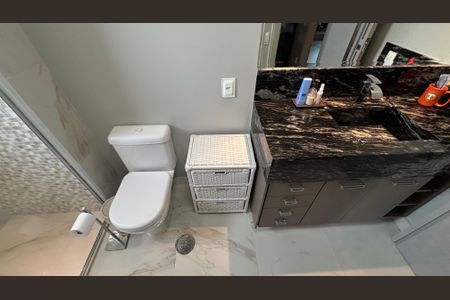 Apartamento à venda com 300m², 3 quartos e 5 vagasBanheiro da Suíte 1