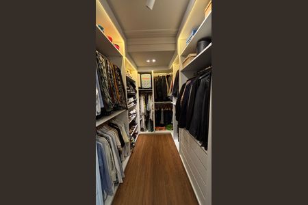 Apartamento à venda com 300m², 3 quartos e 5 vagasSuíte 3 Closet