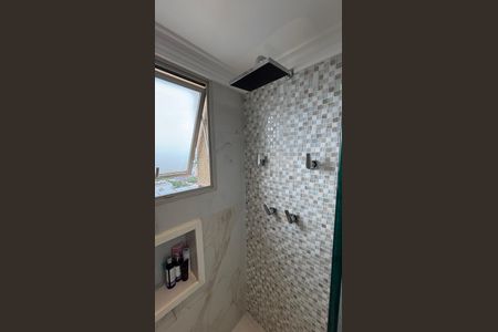 Apartamento à venda com 300m², 3 quartos e 5 vagasBanheiro da Suíte 1