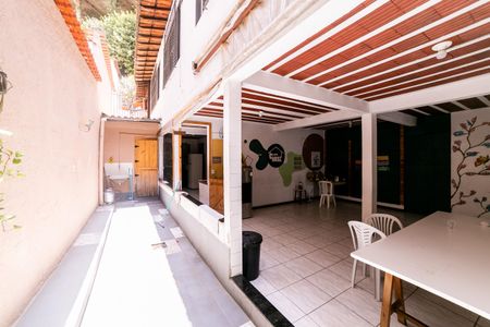 Casa à venda com 379m², 4 quartos e 4 vagas