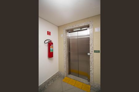 Apartamento para alugar com 43m², 2 quartos e 1 vaga Apartamento para alugar com 43m², 2 quartos e 1 vagaHall social