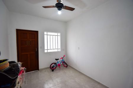 Casa à venda com 150m², 2 quartos e 2 vagasSala