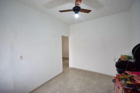 Casa à venda com 150m², 2 quartos e 2 vagasSala