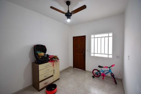 Casa à venda com 150m², 2 quartos e 2 vagasSala