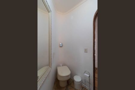 Casa à venda com 700m², 4 quartos e 4 vagasLavabo