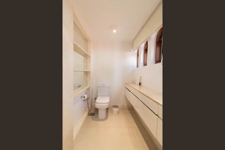 Casa à venda com 700m², 4 quartos e 4 vagasBanheiro da Suite