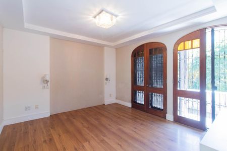 Casa à venda com 700m², 4 quartos e 4 vagasSuite