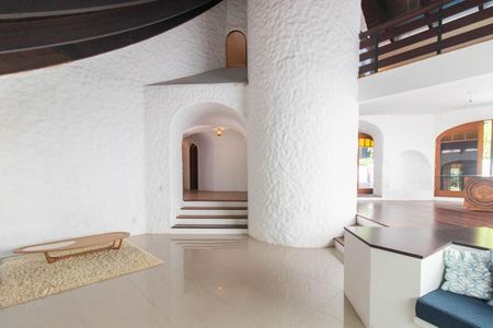 Casa à venda com 700m², 4 quartos e 4 vagasSala