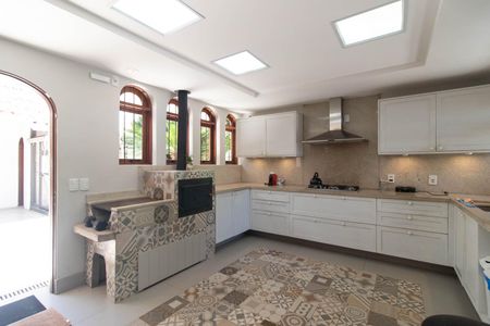 Casa à venda com 700m², 4 quartos e 4 vagasCozinha