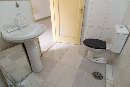 Studio à venda com 32m², 1 quarto e sem vaga Studio à venda com 32m², 1 quarto e sem vagaBanheiro Social