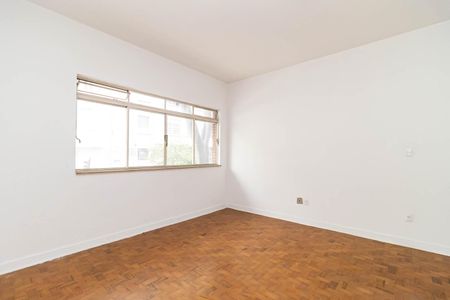 Apartamento para alugar com 130m², 3 quartos e sem vaga Apartamento para alugar com 130m², 3 quartos e sem vagaSala