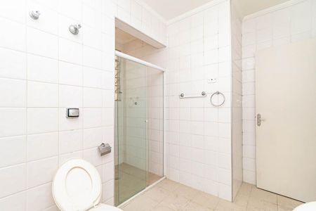 Apartamento para alugar com 130m², 3 quartos e sem vaga Apartamento para alugar com 130m², 3 quartos e sem vagaBanheiro da Suíte 1