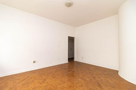 Apartamento para alugar com 130m², 3 quartos e sem vaga Apartamento para alugar com 130m², 3 quartos e sem vagaSala