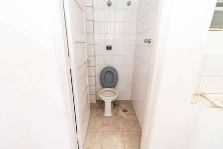 Apartamento para alugar com 130m², 3 quartos e sem vaga Apartamento para alugar com 130m², 3 quartos e sem vagaBanheiro de serviço