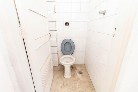Apartamento para alugar com 130m², 3 quartos e sem vaga Apartamento para alugar com 130m², 3 quartos e sem vagaBanheiro de serviço