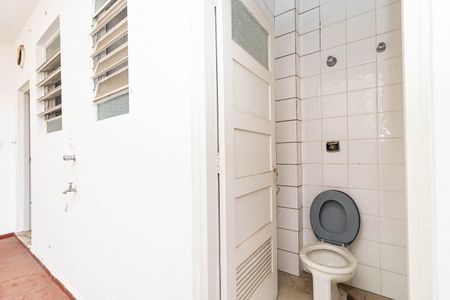 Apartamento para alugar com 130m², 3 quartos e sem vaga Apartamento para alugar com 130m², 3 quartos e sem vagaBanheiro de serviço