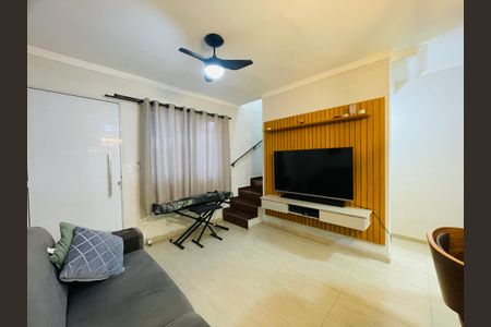 Casa de condomínio para alugar com 108m², 2 quartos e 2 vagasSala