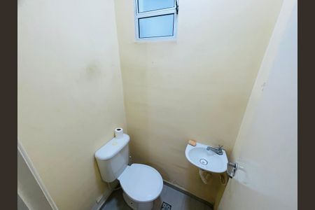 Casa de condomínio para alugar com 108m², 2 quartos e 2 vagasLavabo